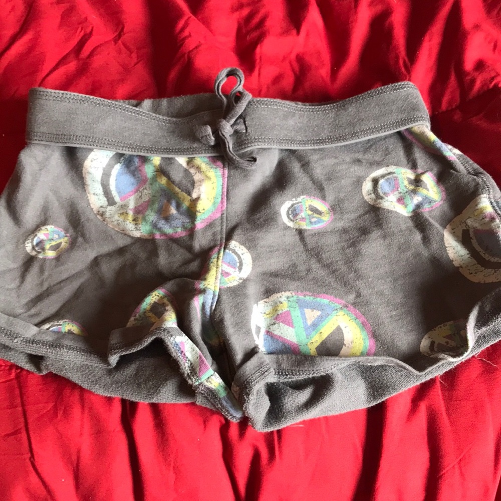 Short peace sign shorts